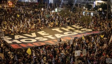 آلاف الإسرائيليين يتظاهرون للمطالبة بالإفراج عن الأسرى في غزة