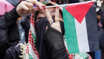 جامعة واشنطن توقف 21 طالبا عن الدراسة بسبب احتجاجات مؤيدة للفلسطينيين جامعة واشنطن توقف 21 طالبا عن الدراسة بسبب احتجاجات مؤيدة للفلسطينيين