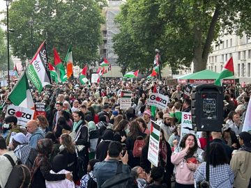 44 جهة إسلامية بريطانية تطالب حكومة لندن بوقف تسليح إسرائيل 44 جهة إسلامية بريطانية تطالب حكومة لندن بوقف تسليح إسرائيل