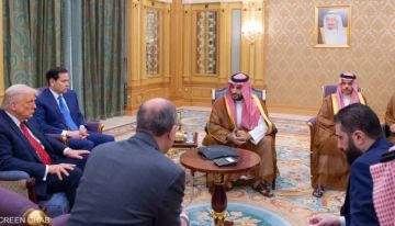 ترامب: ندرس تطبيع العلاقات مع الحكومة السورية