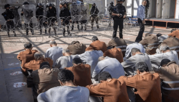 الأشد صعوبة وقسوة: زيارة هي الأولى لمعتقلي غزة تحت الأرض في قسم ركيفت بسجن الرملة الأشد صعوبة وقسوة: زيارة هي الأولى لمعتقلي غزة تحت الأرض في قسم ركيفت بسجن الرملة