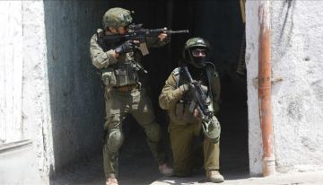 فيديو يوثق لحظة إعدام شاب فلسطيني على يد قوة إسرائيلية خاصة بالضفة فيديو يوثق لحظة إعدام شاب فلسطيني على يد قوة إسرائيلية خاصة بالضفة