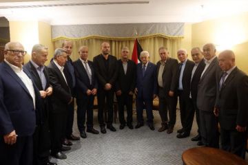 الرئيس عباس يلتقي مع فصائل منظمة التحرير الفلسطينية في لبنان الرئيس عباس يلتقي مع فصائل منظمة التحرير الفلسطينية في لبنان