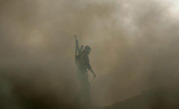 كاتب اسرائيلي : مقاتلو غزة الذين يرتدون النعال كانوا أكثر ذكاء وتدريبا وخطورة على اسرائيل