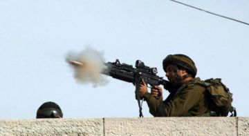 إصابة الشاب أحمد شريف بجروح خطيرة برصاص الاحتلال في الخليل