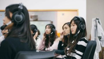 سماعات ذكية تترجم لعدة متحدثين في وقت واحد