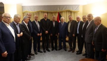 الرئيس عباس يلتقي مع فصائل منظمة التحرير الفلسطينية في لبنان الرئيس عباس يلتقي مع فصائل منظمة التحرير الفلسطينية في لبنان