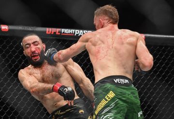 المقاتل الفلسطيني بلال محمد يتعرض لهزيمة ساحقة (فيديو) المقاتل الفلسطيني بلال محمد يتعرض لهزيمة ساحقة (فيديو)