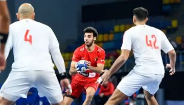 الأهلي يحبط الزمالك ويتوج بكأس الكؤوس الأفريقية لليد الأهلي يحبط الزمالك ويتوج بكأس الكؤوس الأفريقية لليد