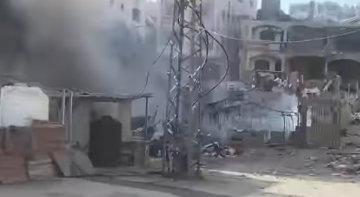 مستشفى العودة يناشد للتدخل لإخماد حريق مشتعل بمستودع الأدوية من قبل الاحتلال مستشفى العودة يناشد للتدخل لإخماد حريق مشتعل بمستودع الأدوية من قبل الاحتلال