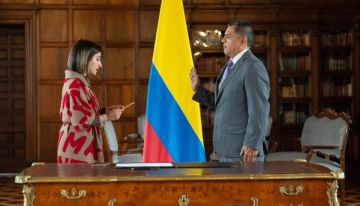 سفير كولومبيا الجديد لدى فلسطين يؤدي اليمين القانونية سفير كولومبيا الجديد لدى فلسطين يؤدي اليمين القانونية