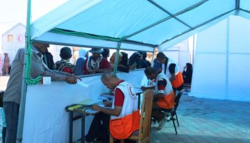 الهلال الأحمر يعزز الاستجابة الصحية بمستشفى ميداني متكامل غرب خان يونس الهلال الأحمر يعزز الاستجابة الصحية بمستشفى ميداني متكامل غرب خان يونس