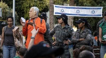 صحفي إسرائيلي يطرح فكرة لحل أزمة الرهائن في قطاع غزة صحفي إسرائيلي يطرح فكرة لحل أزمة الرهائن في قطاع غزة