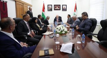 رئيس الوزراء يتفقد سير عقد امتحانات الثانوية العامة داخل الوطن وخارجه