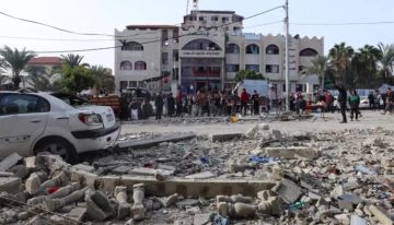 الصحة: الوصول إلى مستشفى الأمل بخان يونس لم يعد ممكنا الصحة: الوصول إلى مستشفى الأمل بخان يونس لم يعد ممكنا