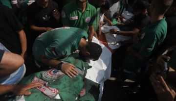 مركز حقوقي: قصف إسرائيل طاقم إسعاف بغزة جريمة لتقويض النظام الصحي