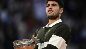 رولان غاروس: ألكاراس يسقط سينر ويحتفظ باللقب بعد مباراة ماراثونية