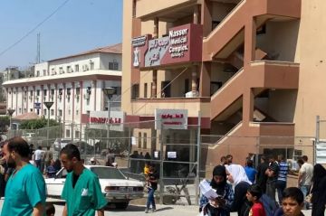 مسؤولان طبيان في غزة يحذران من توقف المستشفيات خلال 48 ساعة مسؤولان طبيان في غزة يحذران من توقف المستشفيات خلال 48 ساعة