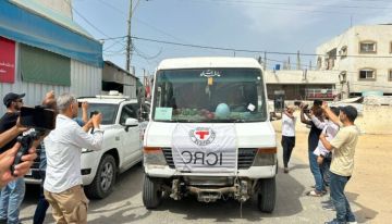 إسرائيل تفرج عن 12 أسيرا فلسطينيا من غزة بعد شهور من التعذيب والتجويع