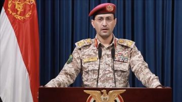 جماعة أنصار الله تهدد باستئناف استهداف السفن والبوارج الأميركية بالبحر الأحمر