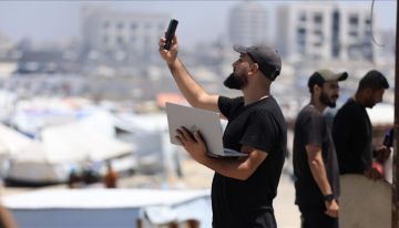 انقطاع الاتصالات يعزل غزة.. وصحفيوها يخاطرون لنقل الحقيقة