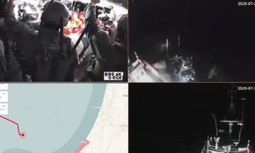 بالفيديو الاحتلال يقرصن سفينة حنظلة المتجهة إلى غزة ويعتقل طاقمها بالفيديو الاحتلال يقرصن سفينة حنظلة المتجهة إلى غزة ويعتقل طاقمها