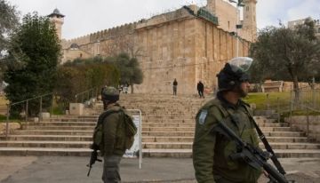 في تطور خطير .. الاحتلال يسحب صلاحيات من بلدية الخليل على الحرم الإبراهيمي