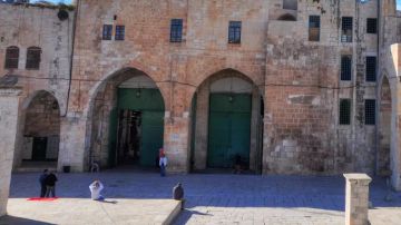 سلطات الاحتلال تصدر قرارا بالاستيلاء على عقارات في باب السلسلة بالقدس سلطات الاحتلال تصدر قرارا بالاستيلاء على عقارات في باب السلسلة بالقدس