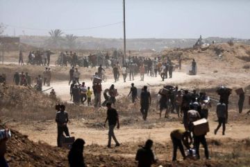 10 شهداء وعشرات الإصابات في مجزرة الاحتلال بحق المجوعين منتظري المساعدات برفح 10 شهداء وعشرات الإصابات في مجزرة الاحتلال بحق المجوعين منتظري المساعدات برفح