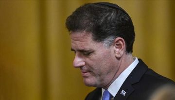 مسؤول إسرائيلي: ديرمر التقى وزير خارجية سوريا في باريس