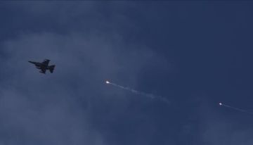 إسرائيل تشن 3 غارات جوية على ريف السويداء بعد دخول الأمن السوري إسرائيل تشن 3 غارات جوية على ريف السويداء بعد دخول الأمن السوري