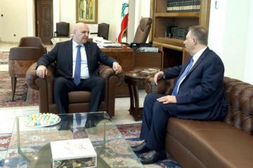 الرئيس اللبناني يودع السفير أشرف دبور بمناسبة انتهاء مهامه