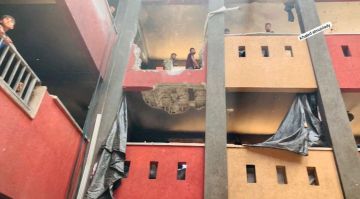 مجزرة في مصلى مدرسة القاهرة بغزة وقت صلاة الجمعة (فيديو) مجزرة في مصلى مدرسة القاهرة بغزة وقت صلاة الجمعة (فيديو)