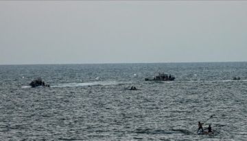 البحرية الإسرائيلية تعتقل 5 صيادين خلال بحثهم عن الطعام وسط مجاعة غزة