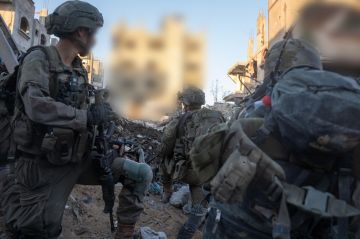 هيئة البث الإسرائيلية: الجيش أنقذ متعاونين فلسطينيين حوصروا تحت أنقاض مبنى منهار جنوب غزة