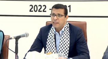 الرئيس الفلسطيني المرتقب دحلان بحصد جائزة أفضل مصور عالمي في العالم