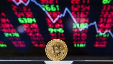 بتكوين تتراجع مع تلاشي آمال خفض الفائدة الأميركية