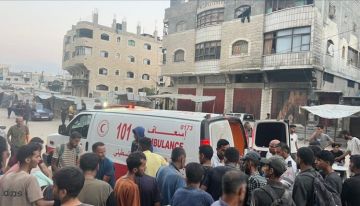 أطباء فلسطينيون ينقذون حياة جنين قتلت إسرائيل والدته بغزة أطباء فلسطينيون ينقذون حياة جنين قتلت إسرائيل والدته بغزة