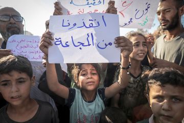 يموتون جوعا تحت القصف.. برنامج الأغذية العالمي: ثلث سكان قطاع غزة اضطروا للبقاء دون طعام لعدة أيام يموتون جوعا تحت القصف.. برنامج الأغذية العالمي: ثلث سكان قطاع غزة اضطروا للبقاء دون طعام لعدة أيام