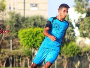 إبراهيم العرجات.. لاعب كرة جريح في انتظار إبراهيم العرجات.. لاعب كرة جريح في انتظار