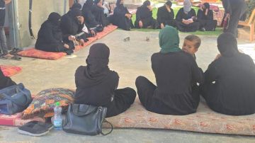 نساء قرية الشهيد عودة الهذالين يضربن عن الطعام لاستعادة جثمانه نساء قرية الشهيد عودة الهذالين يضربن عن الطعام لاستعادة جثمانه