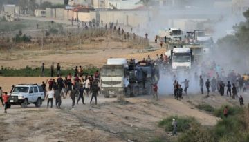 غزة.. شهداء وجرحى بانقلاب شاحنة فوق عشرات الجوعى