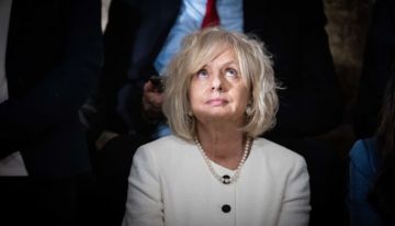 حكومة نتنياهو تصادق بالإجماع على إقالة المستشارة القضائية حكومة نتنياهو تصادق بالإجماع على إقالة المستشارة القضائية