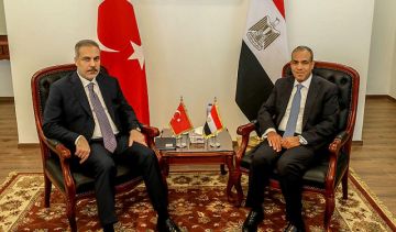 مصر تؤكد التكاتف مع تركيا لمجابهة قرار إسرائيل احتلال غزة مصر تؤكد التكاتف مع تركيا لمجابهة قرار إسرائيل احتلال غزة