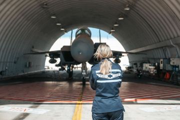 شاهد.. الجيش الإسرائيلي ينشر صورا وفيديوهات لاستعدادات سلاح الجو قبل عملية نيفي تسيدك في اليمن