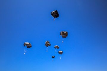 برنامج الأغذية العالمي: المساعدات الجوية لغزة ضمادات على جروح مفتوحة برنامج الأغذية العالمي: المساعدات الجوية لغزة ضمادات على جروح مفتوحة