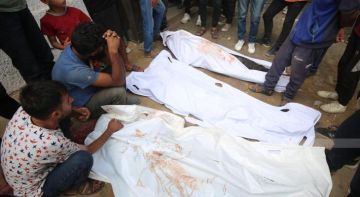 ثلاثة شهداء بينهم طفلة في قصف للاحتلال على مدينة غزة ثلاثة شهداء بينهم طفلة في قصف للاحتلال على مدينة غزة