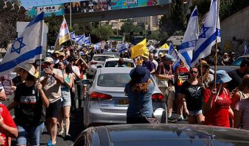 وزراء في حكومة الاحتلال يهاجمون إضراب إعادة الأسرى الإسرائيليين