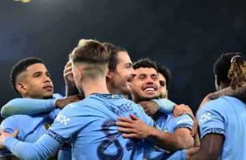 إيفرتون يعلن التعاقد مع لاعب مانشستر سيتي إيفرتون يعلن التعاقد مع لاعب مانشستر سيتي