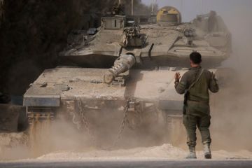 725 يوما للحرب.. عشرات الشهداء والجرحى والدبابات تستهدف وسط غزة 725 يوما للحرب.. عشرات الشهداء والجرحى والدبابات تستهدف وسط غزة